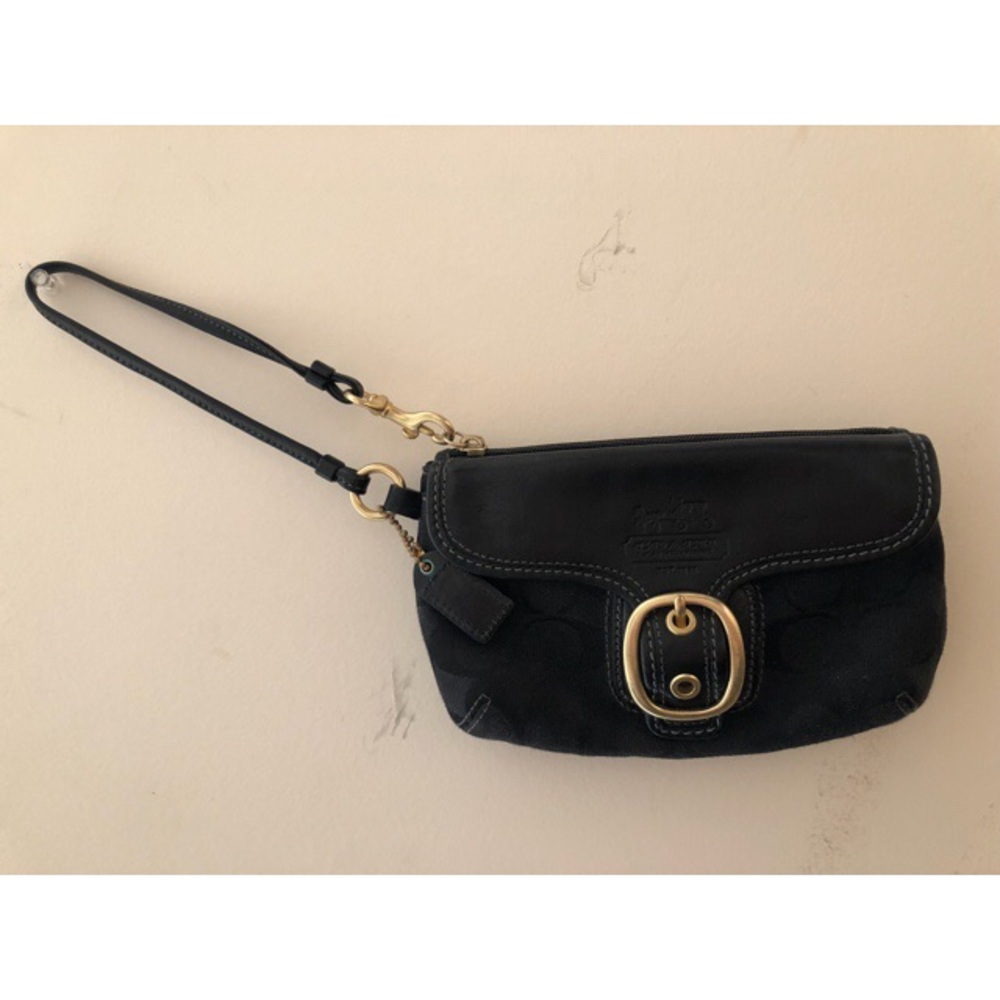 <COACH> AUTHENTIC BLACK GOLD BUCKLE WRISTLET!